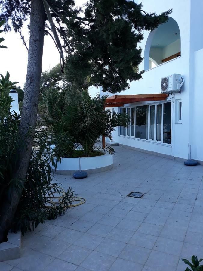 Perigiali Layrio Hotel Agia Marina Mikrolimanou Exterior photo